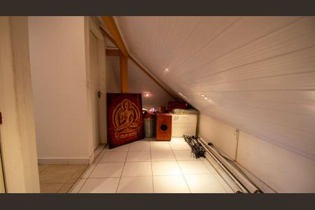 Casa à venda com 251m², 5 quartos e 4 vagasSotão