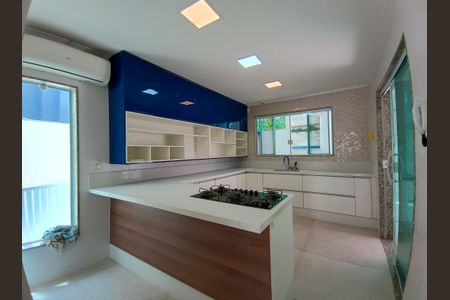 Casa de condomínio à venda com 290m², 5 quartos e 1 vagaCozinha