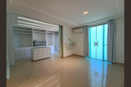 Casa de condomínio à venda com 290m², 5 quartos e 1 vagaSuíte 2