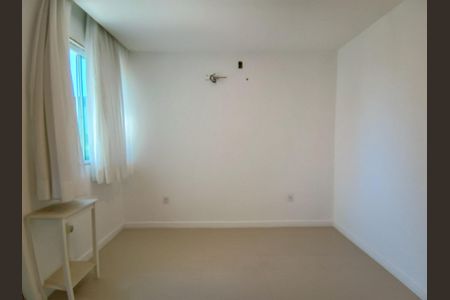 Casa de condomínio à venda com 290m², 5 quartos e 1 vagaSuíte 4