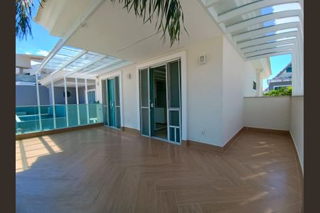 Casa de condomínio à venda com 290m², 5 quartos e 1 vagaVaranda da Suíte 2