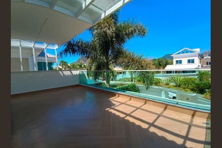 Casa de condomínio à venda com 290m², 5 quartos e 1 vagaVaranda da Suíte 2