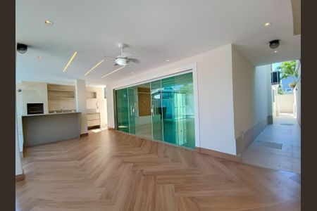 Casa de condomínio à venda com 290m², 5 quartos e 1 vagaÁrea Gourmet