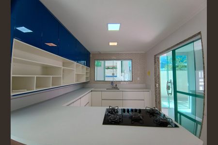 Casa de condomínio à venda com 290m², 5 quartos e 1 vagaCozinha