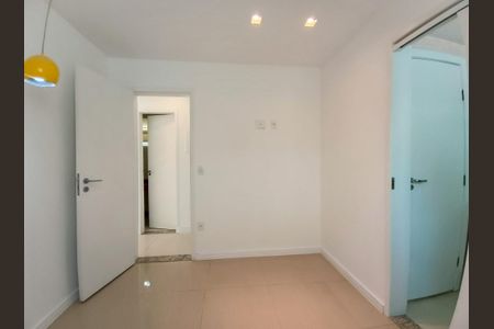 Casa de condomínio à venda com 290m², 5 quartos e 1 vagaSuíte 1