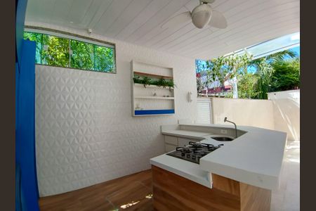 Casa de condomínio à venda com 290m², 5 quartos e 1 vagaCozinha 2