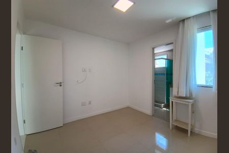 Casa de condomínio à venda com 290m², 5 quartos e 1 vagaSuíte 4