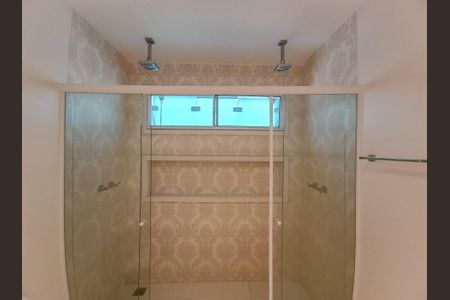 Casa de condomínio à venda com 290m², 5 quartos e 1 vagaBanheiro da Suíte 2