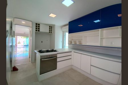 Casa de condomínio à venda com 290m², 5 quartos e 1 vagaCozinha