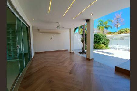 Casa de condomínio à venda com 290m², 5 quartos e 1 vagaÁrea Gourmet