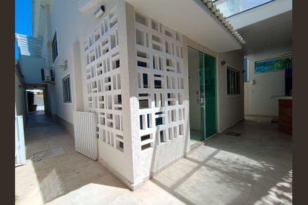 Casa de condomínio à venda com 290m², 5 quartos e 1 vagaCozinha e Área de Serviço