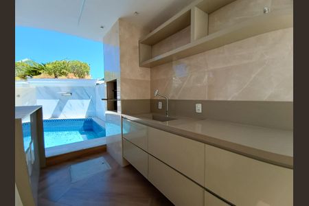 Casa de condomínio à venda com 290m², 5 quartos e 1 vagaÁrea Gourmet