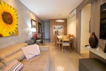 Apartamento à venda com 87m², 3 quartos e 2 vagas Apartamento à venda com 87m², 3 quartos e 2 vagasSala