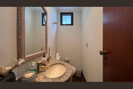 Apartamento à venda com 220m², 3 quartos e 4 vagas Apartamento à venda com 220m², 3 quartos e 4 vagasLavabo