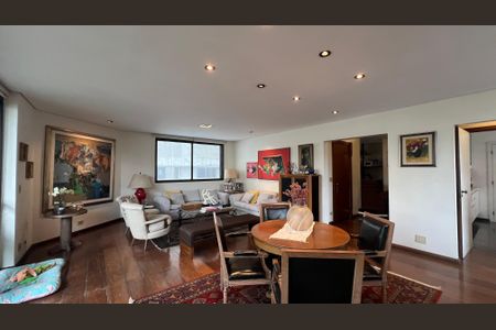 Apartamento à venda com 220m², 3 quartos e 4 vagas Apartamento à venda com 220m², 3 quartos e 4 vagasSala