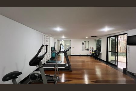 Apartamento à venda com 220m², 3 quartos e 4 vagas Apartamento à venda com 220m², 3 quartos e 4 vagasAcademia