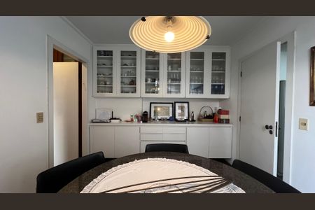 Apartamento à venda com 220m², 3 quartos e 4 vagas Apartamento à venda com 220m², 3 quartos e 4 vagasCopa