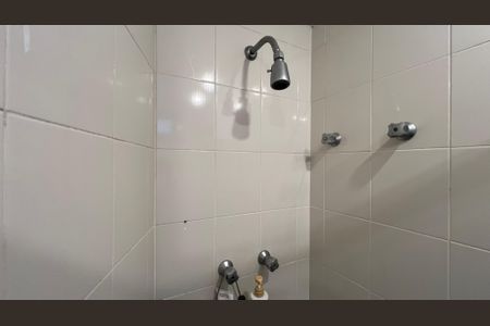 Apartamento à venda com 220m², 3 quartos e 4 vagas Apartamento à venda com 220m², 3 quartos e 4 vagasBanheiro da Suíte 1