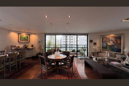 Apartamento à venda com 220m², 3 quartos e 4 vagas Apartamento à venda com 220m², 3 quartos e 4 vagasSala