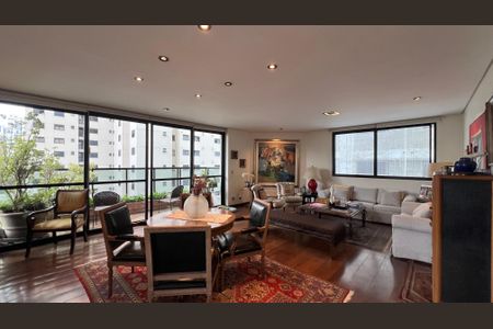 Apartamento à venda com 220m², 3 quartos e 4 vagas Apartamento à venda com 220m², 3 quartos e 4 vagasSala