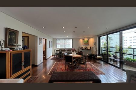 Apartamento à venda com 220m², 3 quartos e 4 vagas Apartamento à venda com 220m², 3 quartos e 4 vagasSala