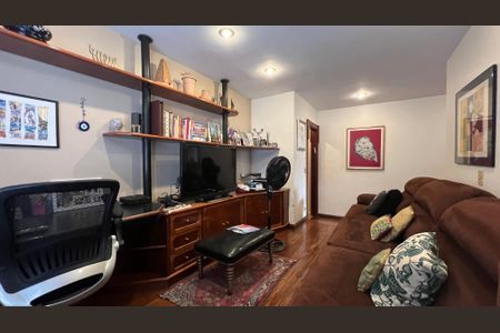 Apartamento à venda com 220m², 3 quartos e 4 vagas Apartamento à venda com 220m², 3 quartos e 4 vagasSala de TV