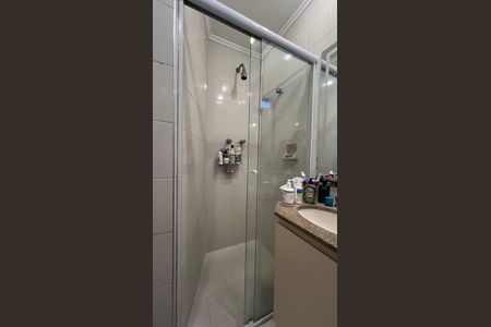 Apartamento à venda com 220m², 3 quartos e 4 vagas Apartamento à venda com 220m², 3 quartos e 4 vagasBanheiro da Suíte 1