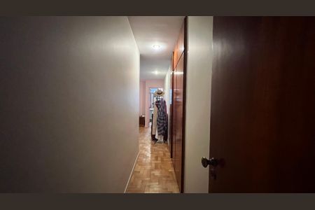 Apartamento à venda com 220m², 3 quartos e 4 vagas Apartamento à venda com 220m², 3 quartos e 4 vagasSuite 2