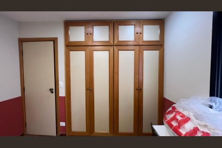 Apartamento à venda com 220m², 3 quartos e 4 vagas Apartamento à venda com 220m², 3 quartos e 4 vagasQuarto 3