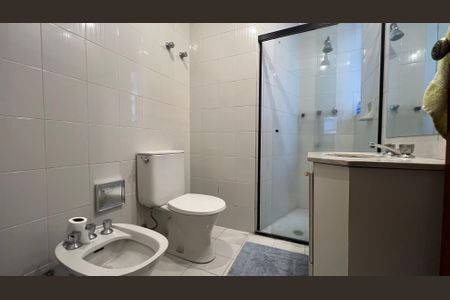 Apartamento à venda com 220m², 3 quartos e 4 vagas Apartamento à venda com 220m², 3 quartos e 4 vagasBanheiro