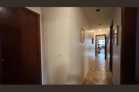 Apartamento à venda com 220m², 3 quartos e 4 vagas Apartamento à venda com 220m², 3 quartos e 4 vagasCorredor