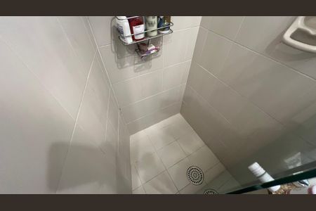 Apartamento à venda com 220m², 3 quartos e 4 vagas Apartamento à venda com 220m², 3 quartos e 4 vagasBanheiro da Suíte 1