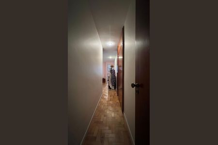 Apartamento à venda com 220m², 3 quartos e 4 vagas Apartamento à venda com 220m², 3 quartos e 4 vagasSuite 2