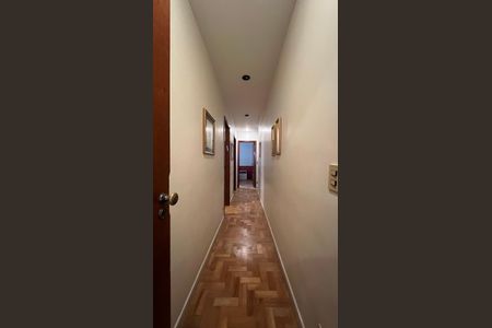 Apartamento à venda com 220m², 3 quartos e 4 vagas Apartamento à venda com 220m², 3 quartos e 4 vagasCorredor