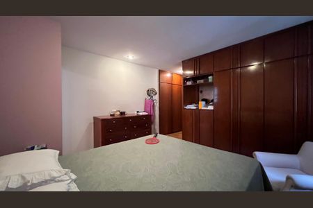 Apartamento à venda com 220m², 3 quartos e 4 vagas Apartamento à venda com 220m², 3 quartos e 4 vagasSuite 2