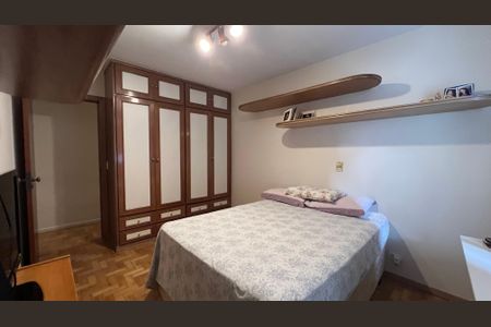 Apartamento à venda com 220m², 3 quartos e 4 vagas Apartamento à venda com 220m², 3 quartos e 4 vagasSuite 1