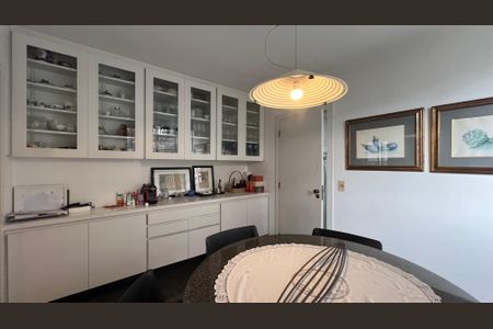 Apartamento à venda com 220m², 3 quartos e 4 vagas Apartamento à venda com 220m², 3 quartos e 4 vagasCopa