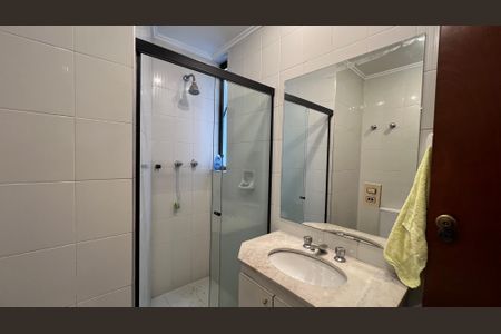 Apartamento à venda com 220m², 3 quartos e 4 vagas Apartamento à venda com 220m², 3 quartos e 4 vagasBanheiro