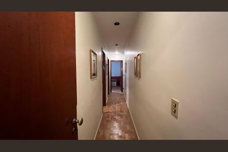 Apartamento à venda com 220m², 3 quartos e 4 vagas Apartamento à venda com 220m², 3 quartos e 4 vagasCorredor