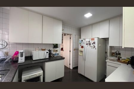 Apartamento à venda com 220m², 3 quartos e 4 vagas Apartamento à venda com 220m², 3 quartos e 4 vagasCozinha