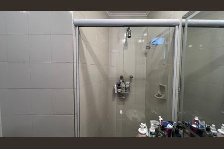 Apartamento à venda com 220m², 3 quartos e 4 vagas Apartamento à venda com 220m², 3 quartos e 4 vagasBanheiro da Suíte 1