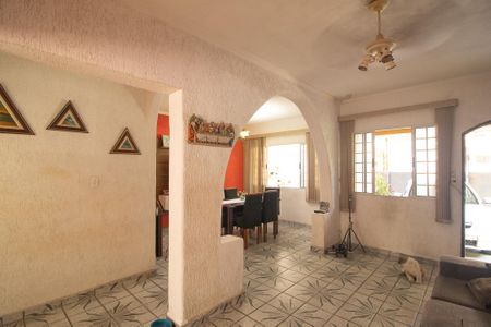 Casa à venda com 345m², 3 quartos e 8 vagasSala