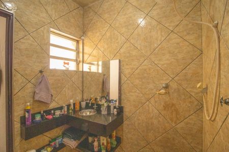 Casa à venda com 345m², 3 quartos e 8 vagasBanheiro