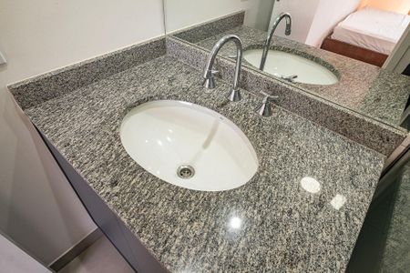 Apartamento para alugar com 61m², 2 quartos e 1 vaga Apartamento para alugar com 61m², 2 quartos e 1 vagaBanheiro