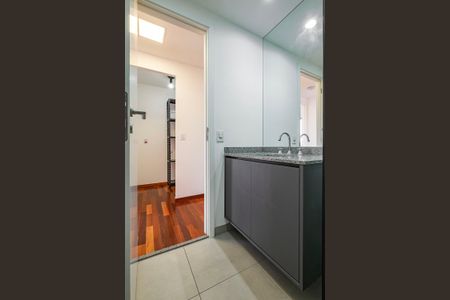 Apartamento para alugar com 61m², 2 quartos e 1 vaga Apartamento para alugar com 61m², 2 quartos e 1 vagaBanheiro