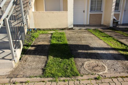 Casa de condomínio à venda com 50m², 2 quartos e 1 vagaGaragem