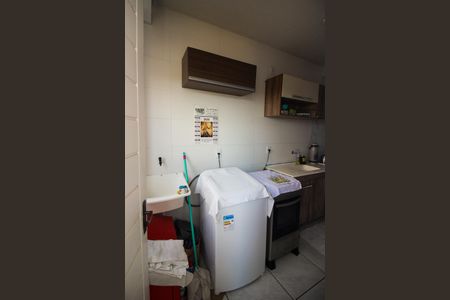 Casa de condomínio à venda com 50m², 2 quartos e 1 vagaÁrea de Serviço