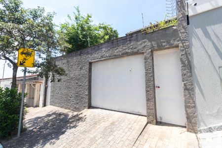 Casa para alugar com 500m², 4 quartos e 4 vagas Casa para alugar com 500m², 4 quartos e 4 vagasFachada