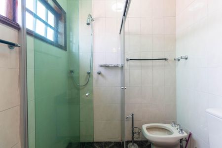 Casa para alugar com 500m², 4 quartos e 4 vagas Casa para alugar com 500m², 4 quartos e 4 vagasBanheiro da Suíte 2