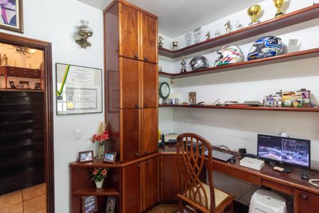 Casa para alugar com 500m², 4 quartos e 4 vagas Casa para alugar com 500m², 4 quartos e 4 vagasEscritório